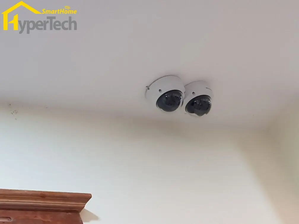 Camera trong nhà, xem qua điện thoại — Biệt thự tư nhân