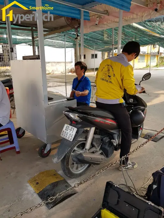 Bãi giữ xe & kiểm soát ra vào