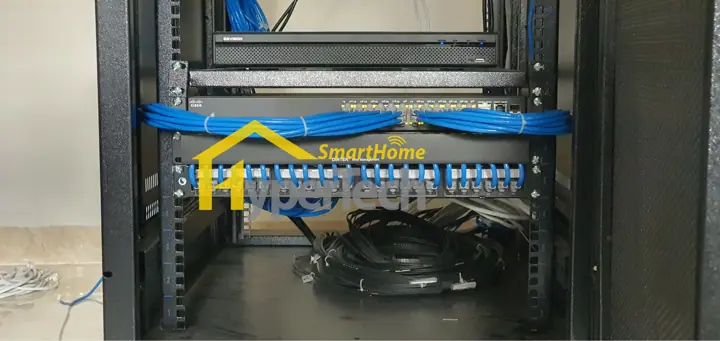 Hạ tầng mạng doanh nghiệp – tủ rack & đi dây chuẩn (Tòa nhà D2D)